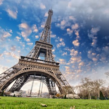 Романтический символ Парижа свободен от карантина